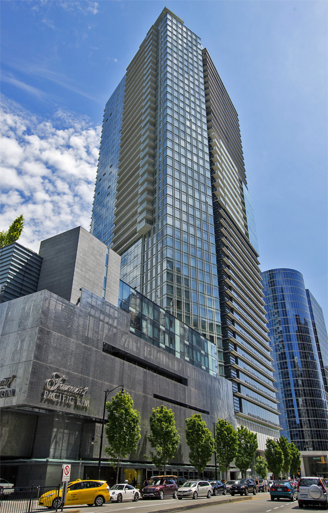 A modern waterfront luxury hotel on Vancouver's harbour